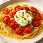 Spaghetti mit Kirschtomaten und Burrata