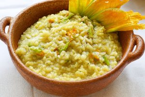 Risotto mit Kürbisblüten und Scamorza