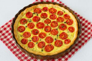 Torta salata mit Kirschtomaten und Ricotta
