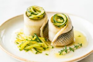 Wolfsbarsch Rouladen mit Zucchini