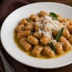 Kastanien-Gnocchi mit Butter und Salbei