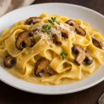 Pappardelle mit Taleggio-Käse und Steinpilzen